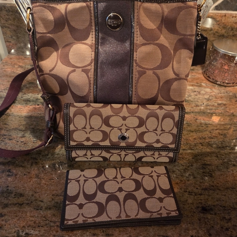 Coach Brown Crossbody Bag With Wallet And Checkbook Cover